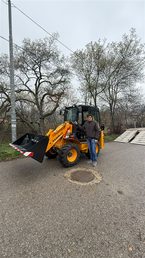 Consegna dei Nuovi Mezzi: Un Passo Avanti per il Parco Macchine Comunale!
